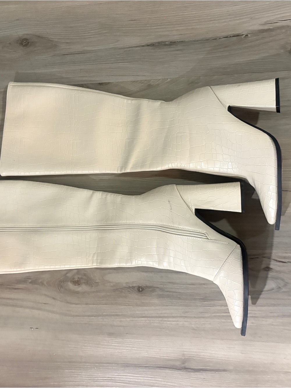PrettyLittleThing Cream Croc-Embossed Knee-High Block Heel Boots - Picture 2 of 2